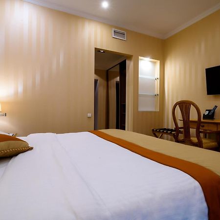 Hotel Cosmonaut Karagandy Esterno foto